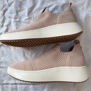 Steve Madden knit sneakers 9.5M